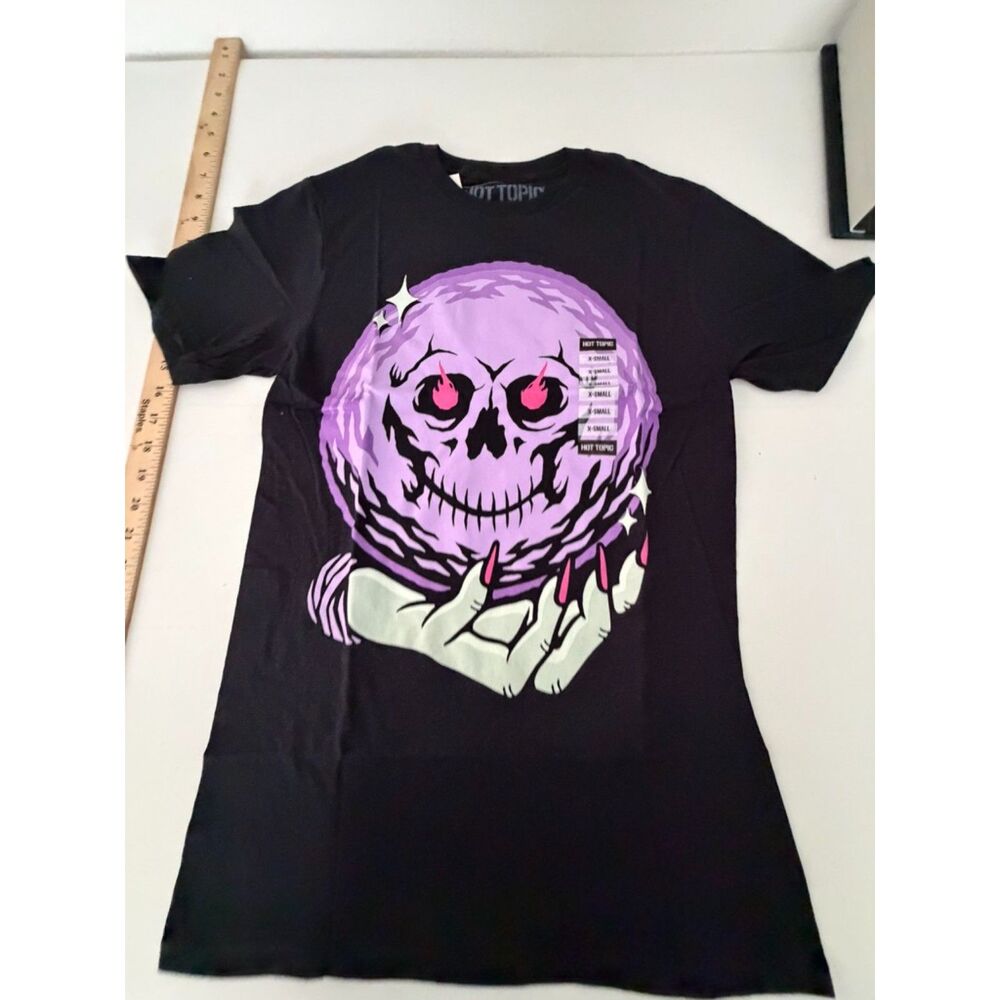 Hot topic XS graphic tee